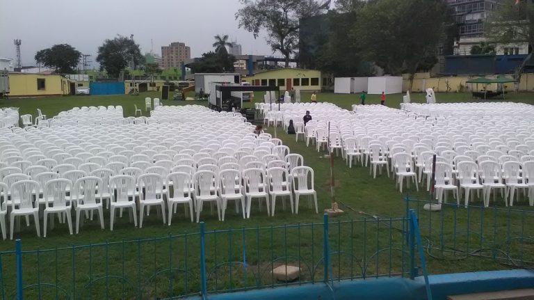 Alquiler de Sillas de plástico para eventos en lima
